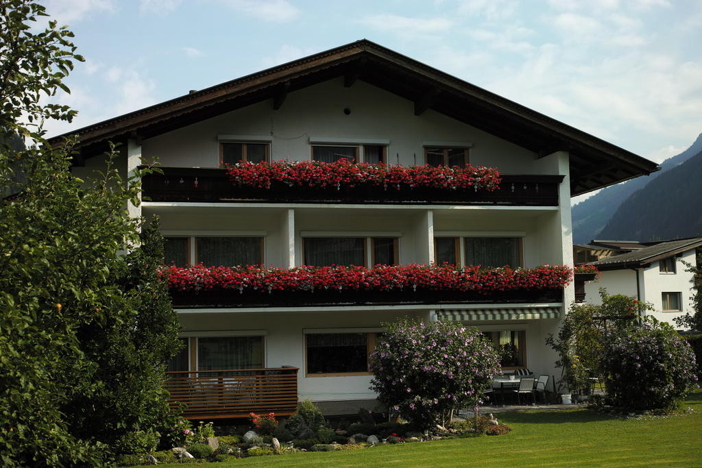 Gaestehaus Ahornblick Mayrhofen Dış mekan fotoğraf