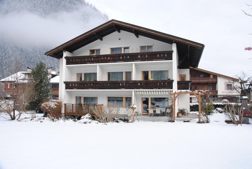 Gaestehaus Ahornblick Mayrhofen Dış mekan fotoğraf